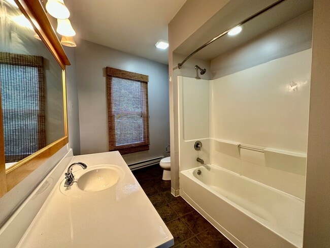 Building Photo - 2709 Josephine St