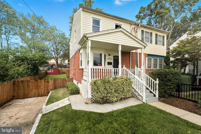 Building Photo - 6942 University Dr