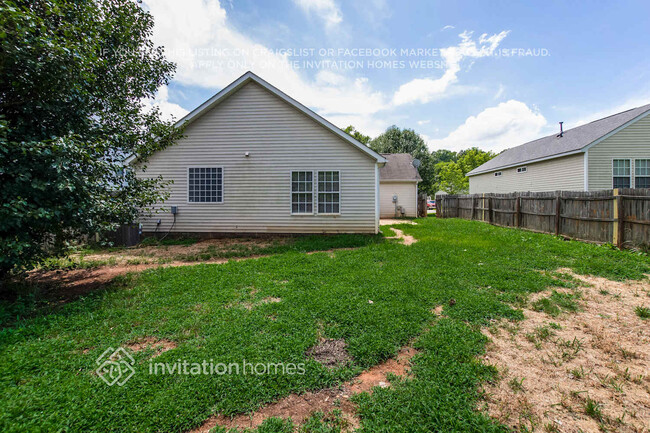 Building Photo - 8731 Purple Thistle Ln