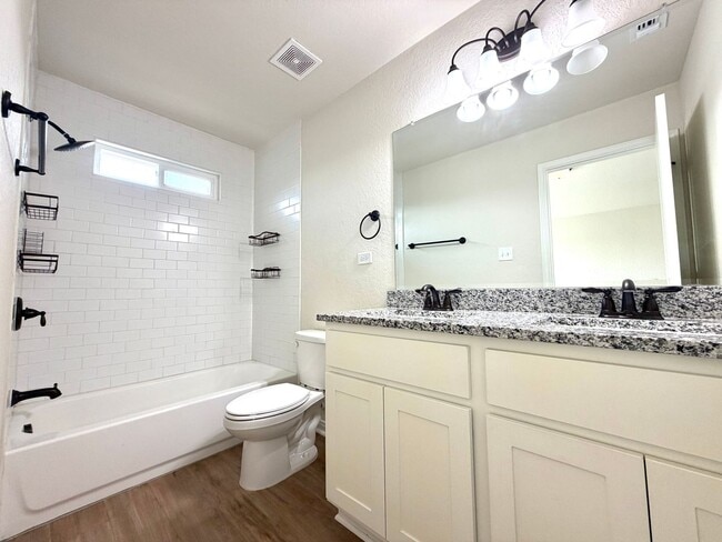 Building Photo - 10214 Lynwood Vlg