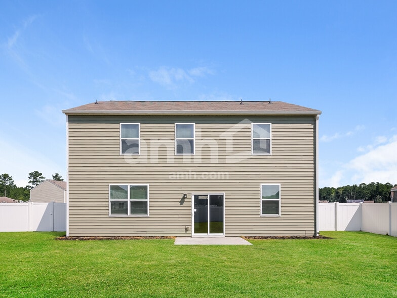 Building Photo - 203 Bushwood Dr