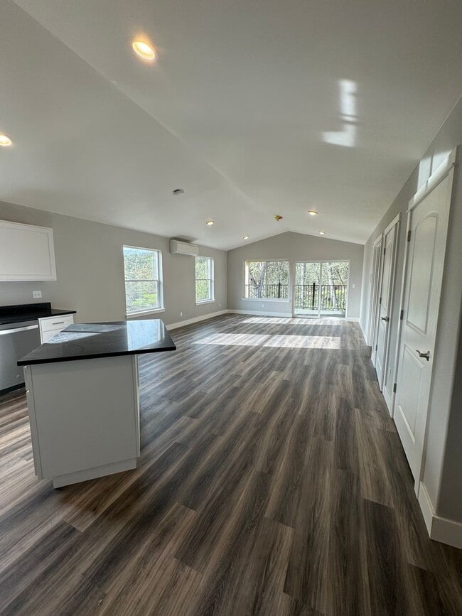 Building Photo - Newer 2 bedroom 2 bath home with office in 55+ Community