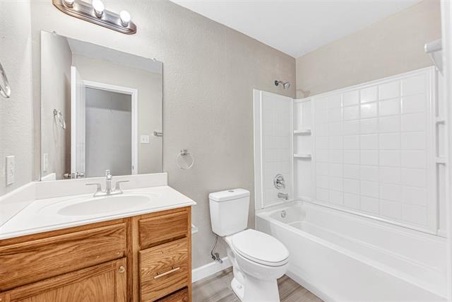 Building Photo - 10059 Wake Bridge Dr