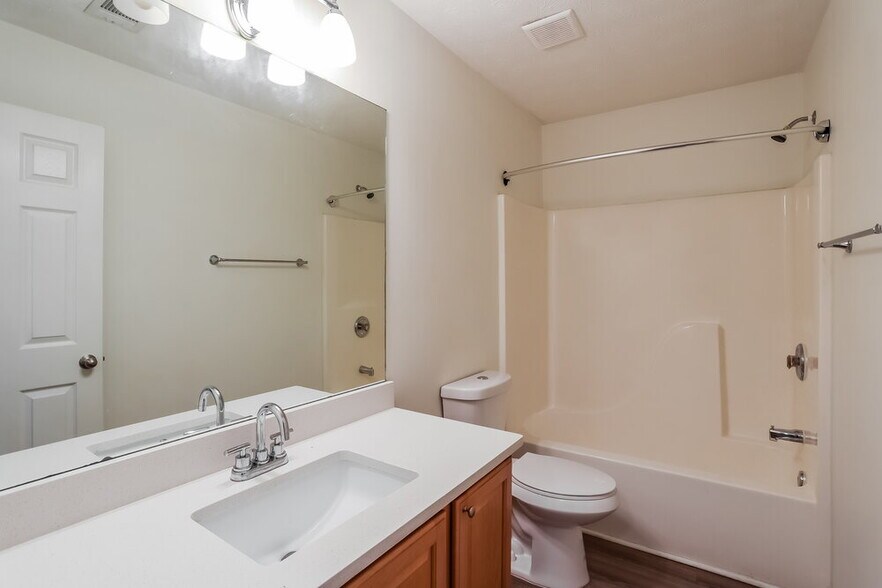 Building Photo - 203 Forrest Way