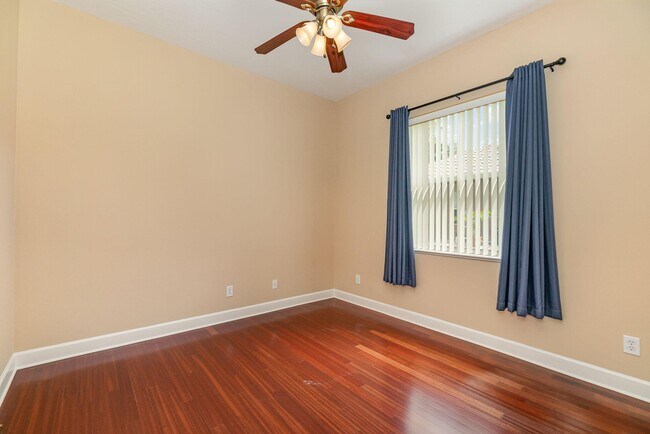 Building Photo - 611 Oceanside Blvd