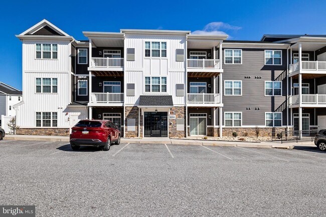 Building Photo - 111 Sienna Dr