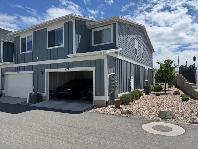 Building Photo - Beautiful NEW build, 4 bedroom 2 bathroom