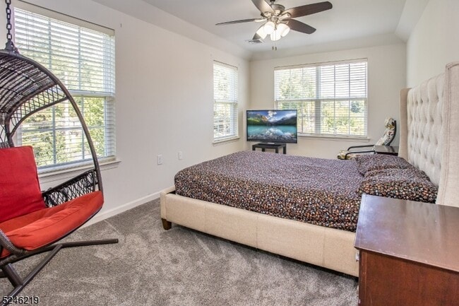 Building Photo - 616 Lopez Ln