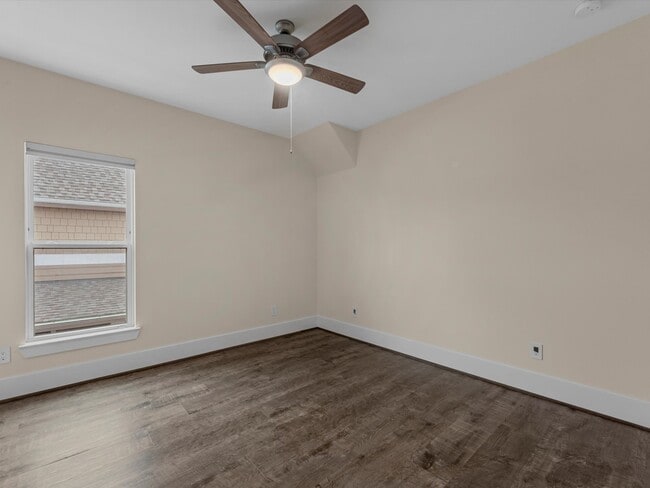 Building Photo - 55 Red Harper Dr