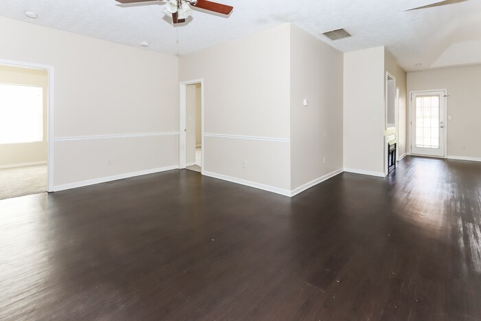 Building Photo - 304 Draba Ln