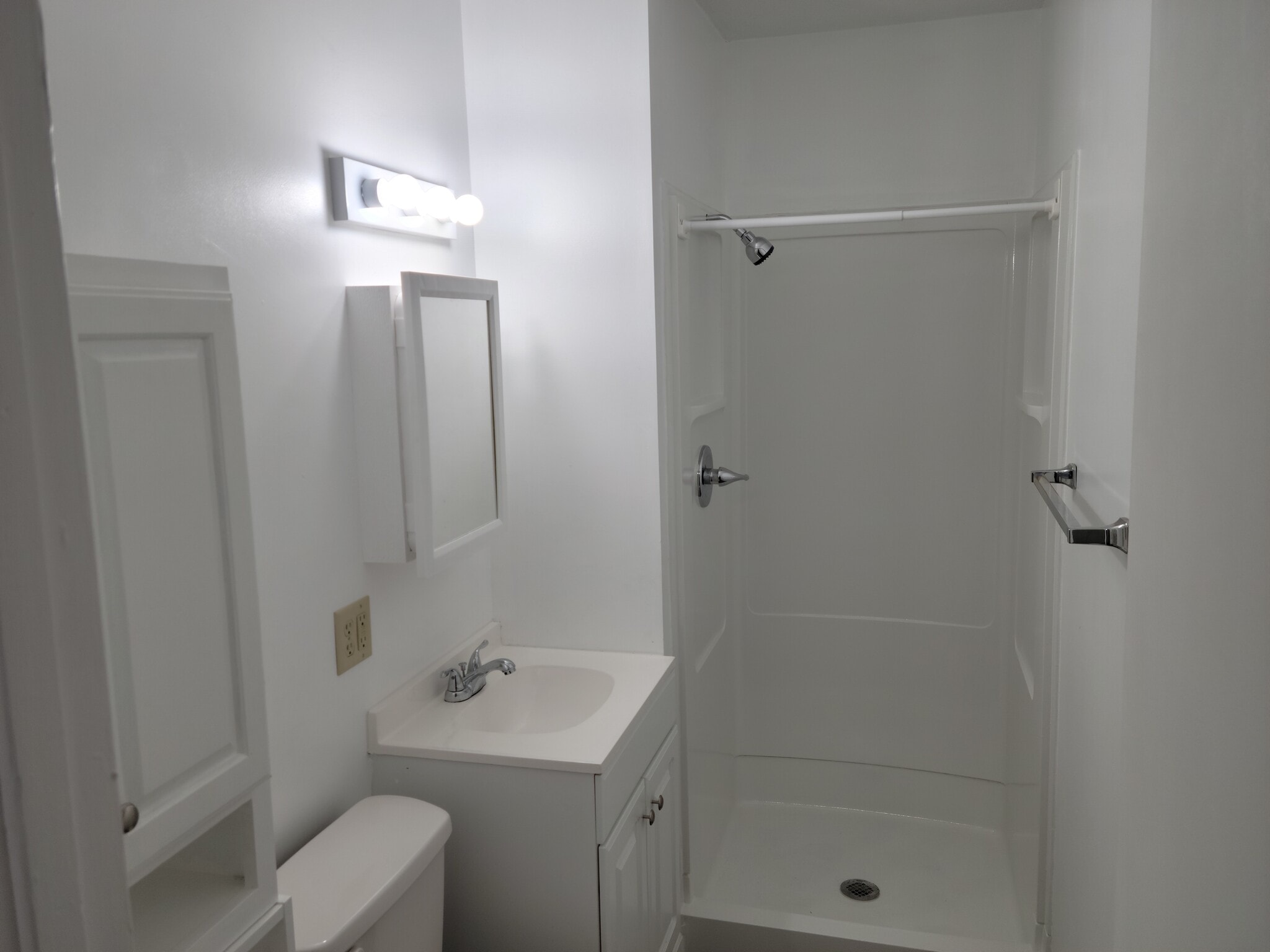 Bath - 836 Oak Hill Rd