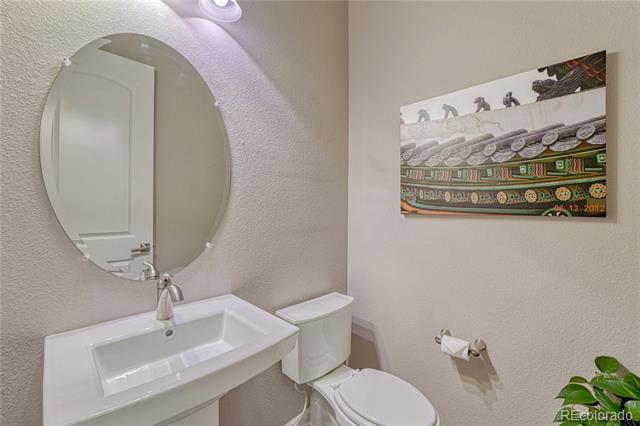 Building Photo - 681 E Dry Creek Cir