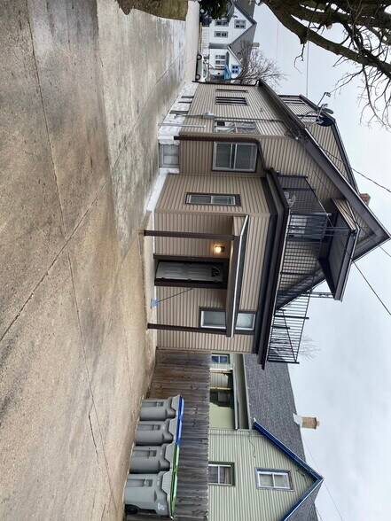 Building Photo - 1628 S 18th St