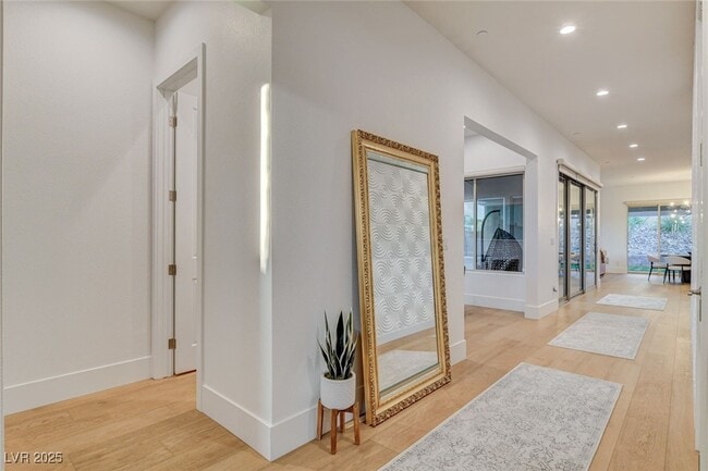 Building Photo - 2560 Bridle Oaks Ct