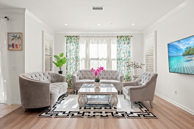 Building Photo - 110 Sugar Cane