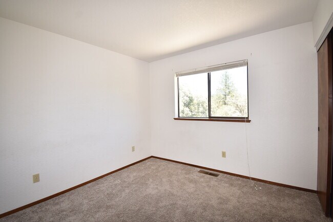 Building Photo - 20664 Chaparral Cir