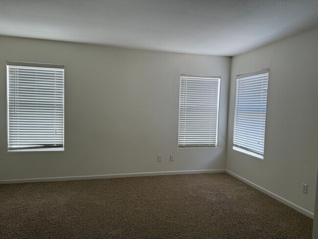 Building Photo - North Natomas 2 Story 3 Bedroom w/ Loft. 2 Car Attached Garage