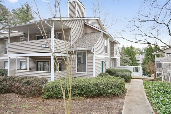 Building Photo - 210 Wynnes Ridge Cir SE