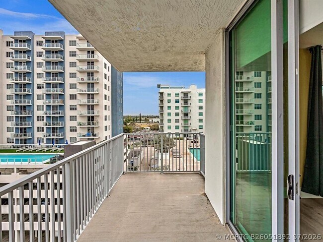 Building Photo - 140 S Dixie Hwy
