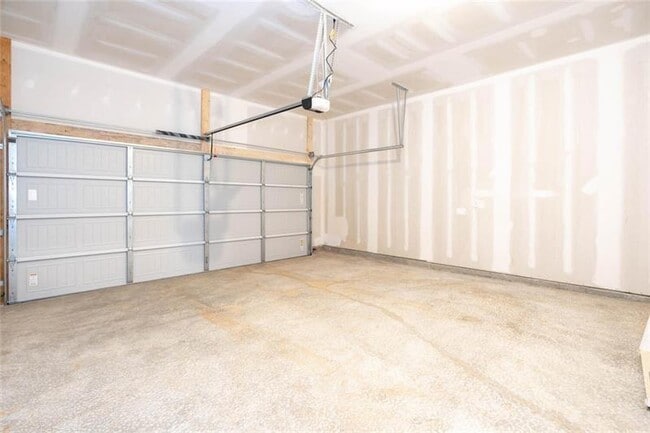 Building Photo - 625 Everett Ln