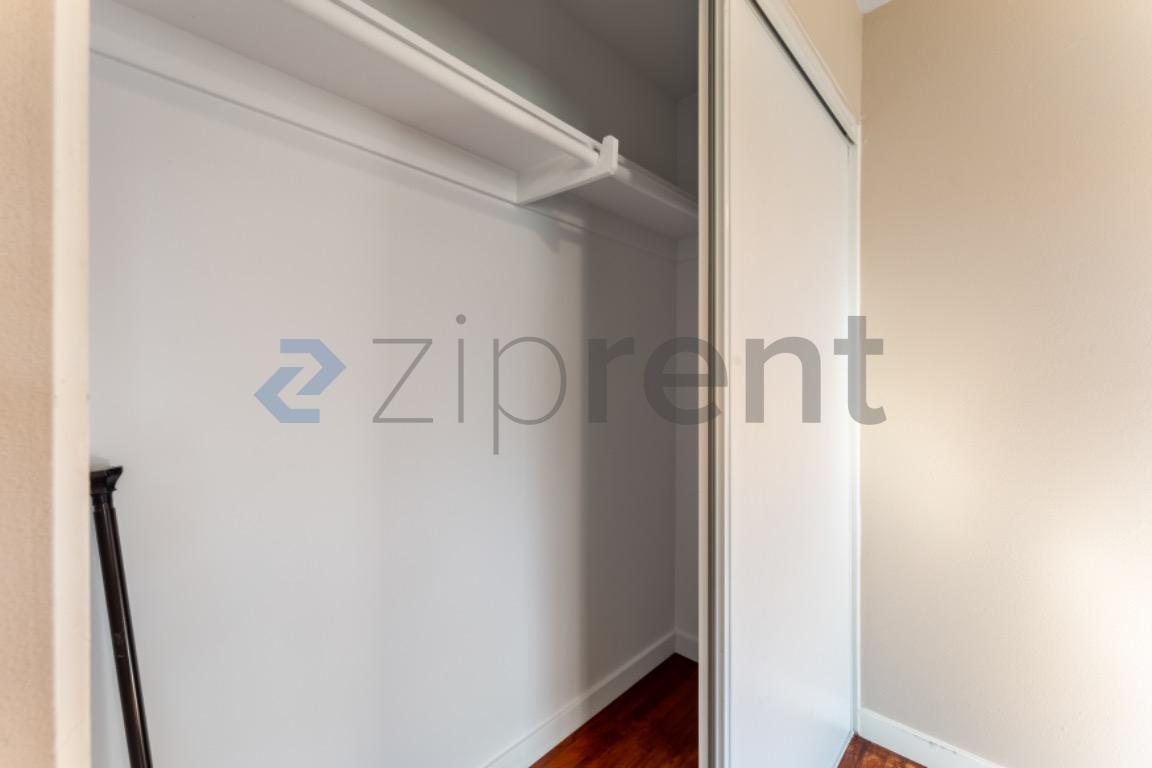 Building Photo - Unit