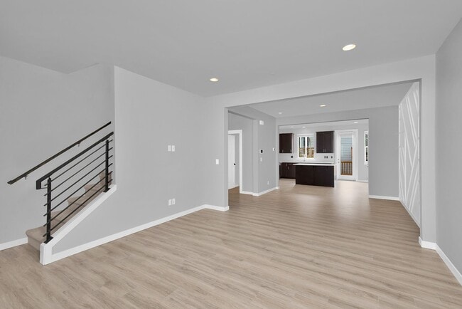Building Photo - Bothell 3 Bedroom Townhouse HUGE Garage an...