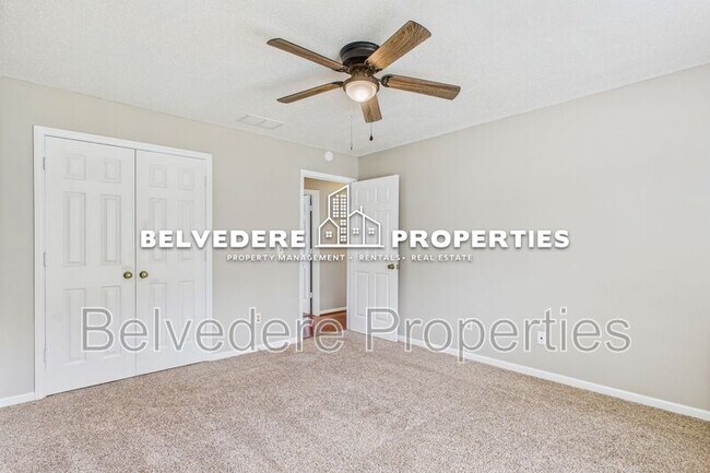 Building Photo - 900 Stockwood Ct