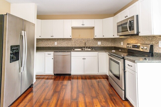 Building Photo - 3 bed, 1 bath home for rent!