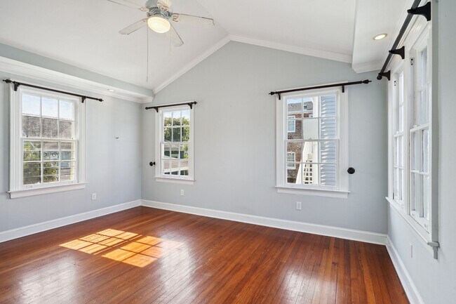 Building Photo - 3115 Nashville Ave