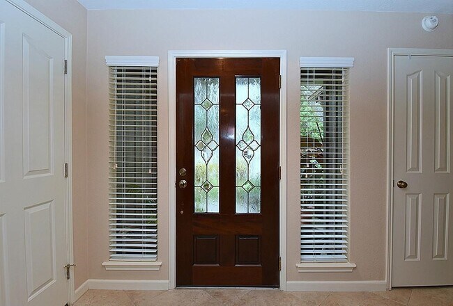 Building Photo - 1126 Western Springs Dr