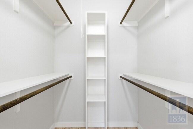 Building Photo - 1308 Southport Dr