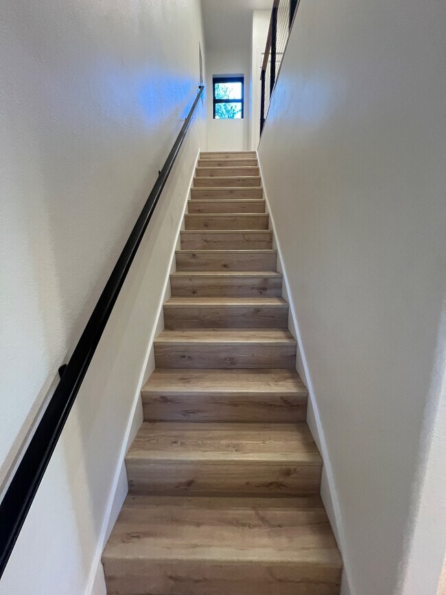 Building Photo - 3317 Fir Ave