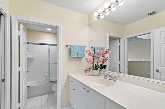 Building Photo - 7690 Hummingbird Ct