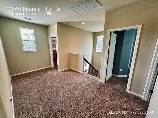 Building Photo - 10860 Pebble Hill Dr
