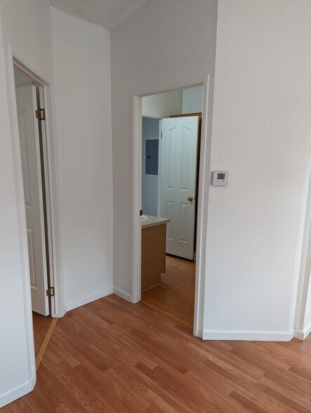 Building Photo - 514 Holbrook St