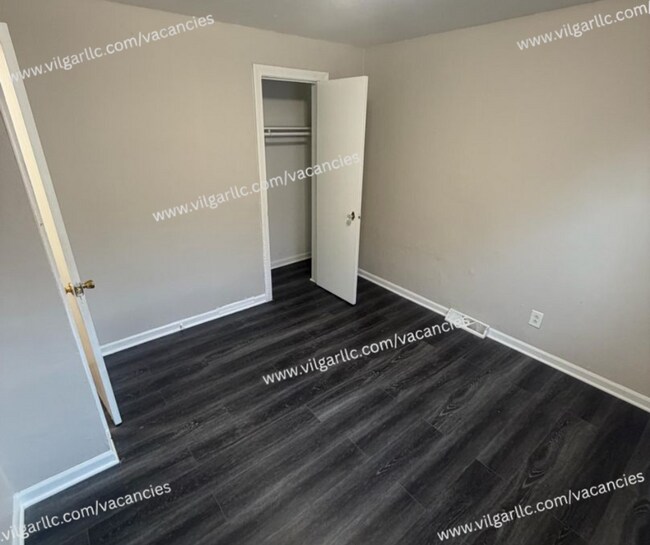 Building Photo - Spacious & well-appointed 3-Bedroom • 1-Bathroom Home