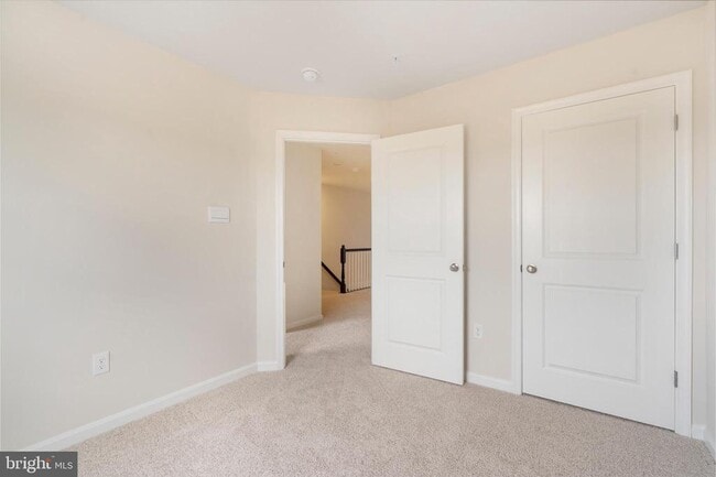 Building Photo - 463 Tiller St