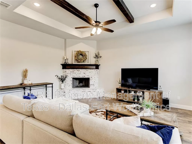 Building Photo - 1612 Town Creek Cir