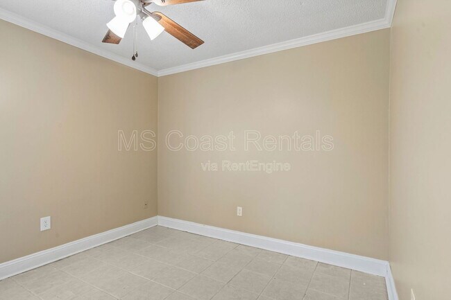 Building Photo - 583 Neal Dr