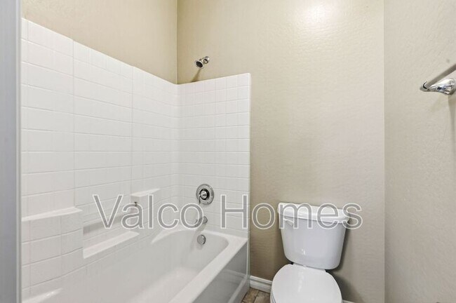 Building Photo - 2717 E Ficus Way