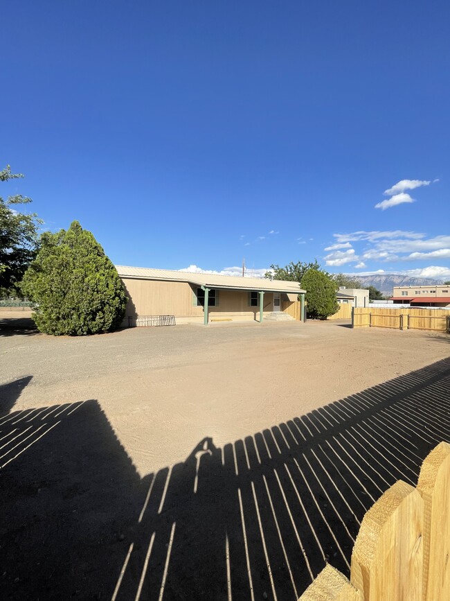 Building Photo - 488 Mountain Shadows Rd