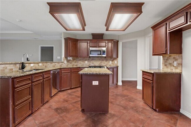 Building Photo - 7902 Snake River Dr
