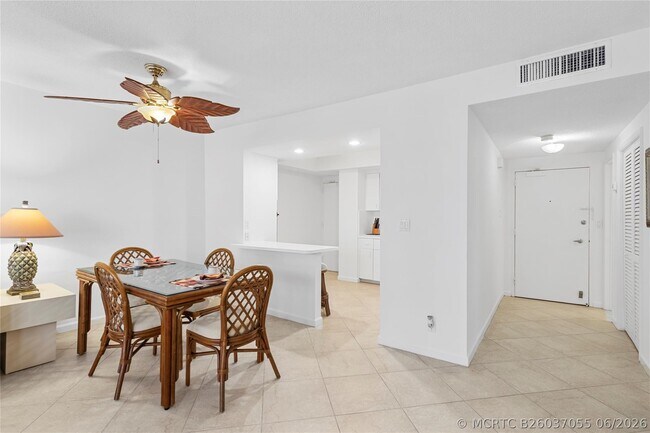 Building Photo - 3800 Galt Ocean Dr