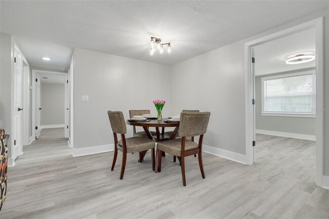 Building Photo - 9124 Lido Ln