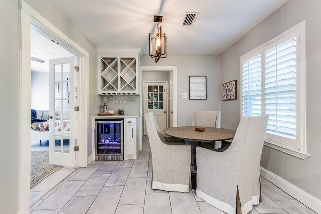 Building Photo - 413 Canyon Creek Dr
