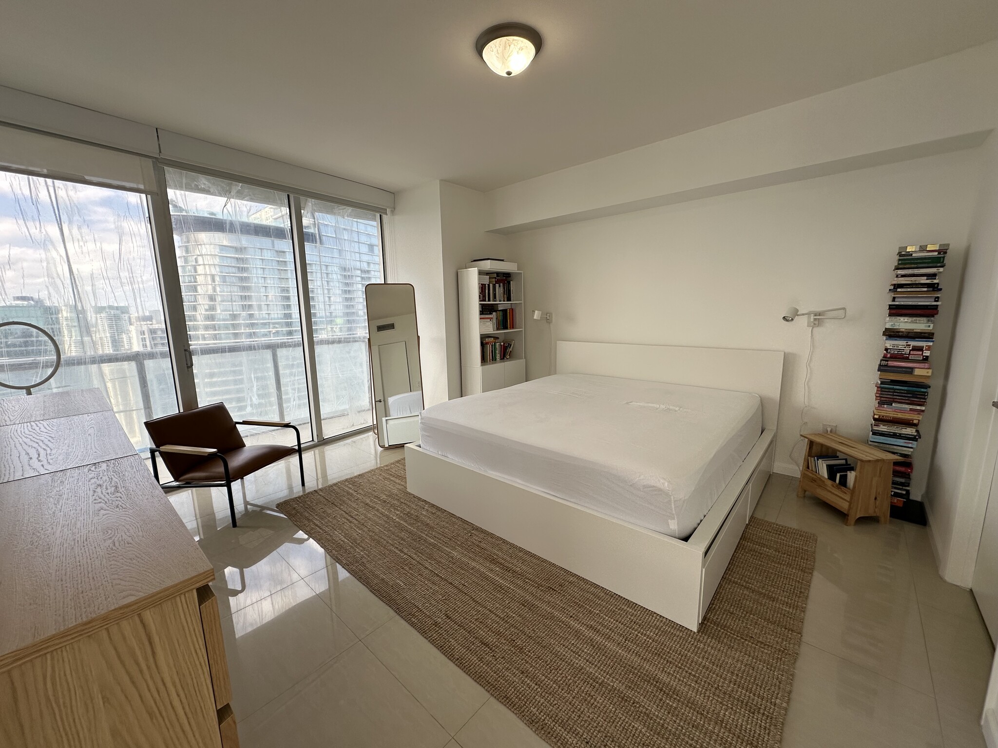 Building Photo - 475 Brickell Ave