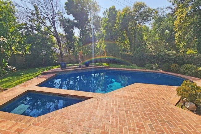 Building Photo - 209 San Miguel Rd