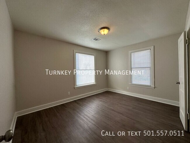 Building Photo - 4608 W 24th St