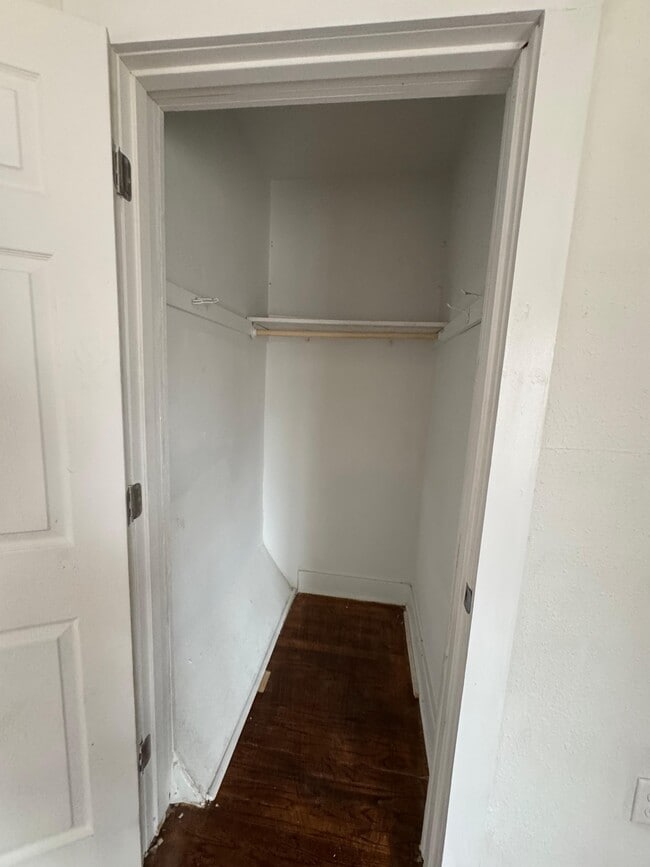 Building Photo - 542 N Scott St