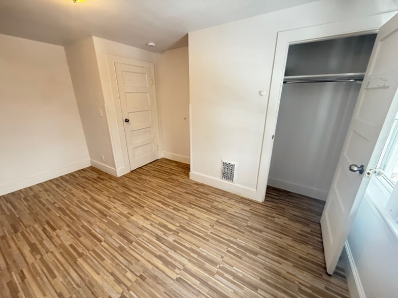 Building Photo - 112 Hawthorne Ave